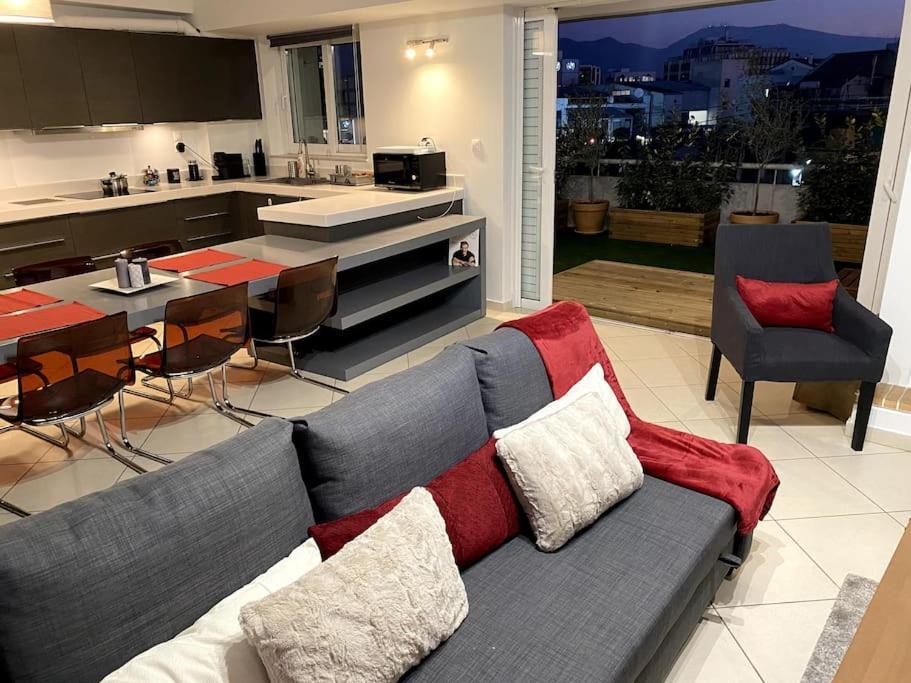 Spacious And Sunkissed 3Br & 2 Bathrooms Apartment Athens Exterior photo