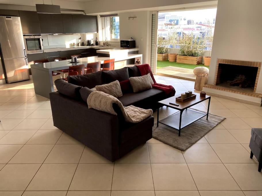 Spacious And Sunkissed 3Br & 2 Bathrooms Apartment Athens Exterior photo